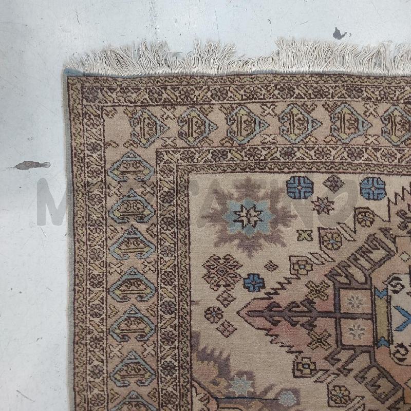 TAPPETO PERSIANO BEIGE 3 ROSONI 150X210 | Mercatino dell'Usato Roma somalia 3