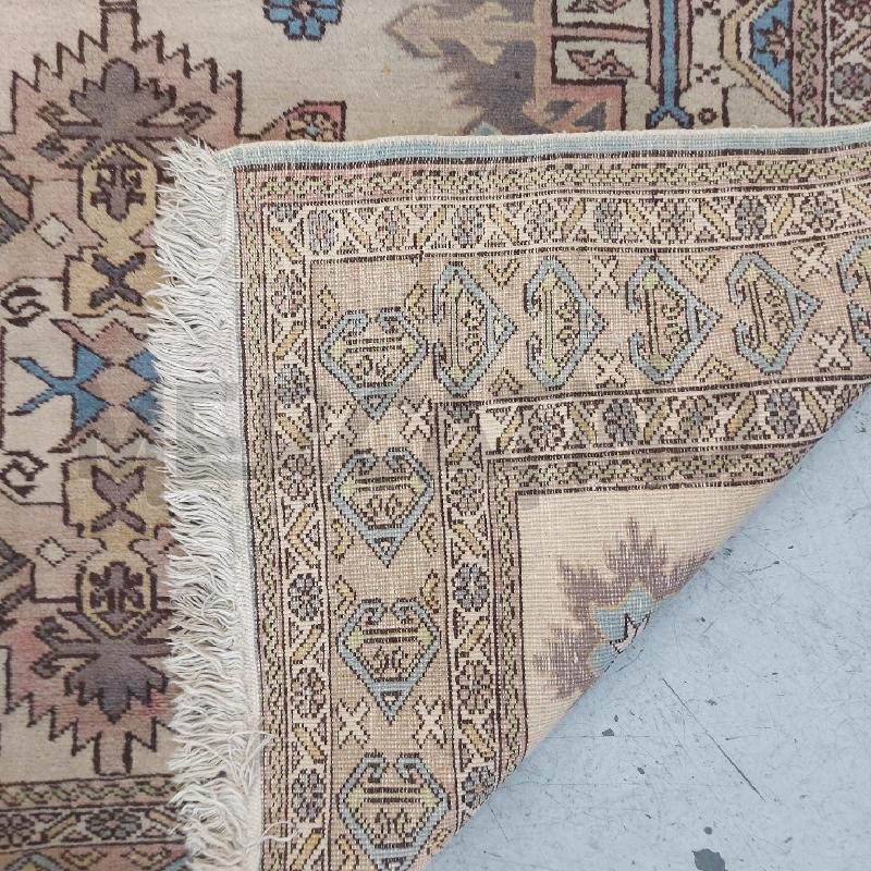 TAPPETO PERSIANO BEIGE 3 ROSONI 150X210 | Mercatino dell'Usato Roma somalia 5