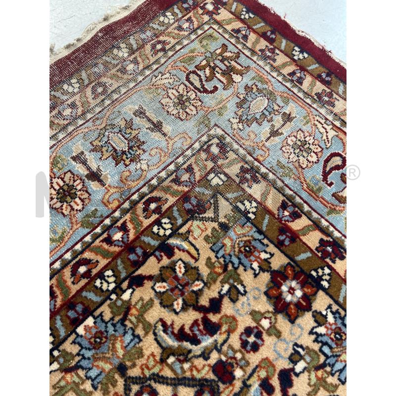 TAPPETO QUADRATO ROSONE AZZURRO  | Mercatino dell'Usato Roma somalia 3
