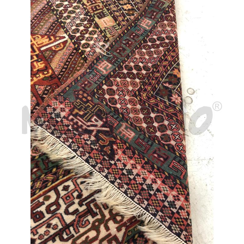 TAPPETO ROSONE CENTRALE CAVALLI  | Mercatino dell'Usato Roma somalia 3