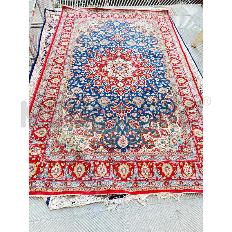 TAPPETO ROSSO DECORI CENTRALI BLU 190X295 | Mercatino dell'Usato Roma somalia 1
