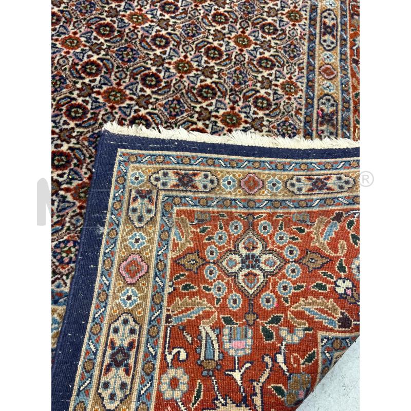 TAPPETO  QUADRATO  ROSSO FIORI  | Mercatino dell'Usato Roma somalia 3