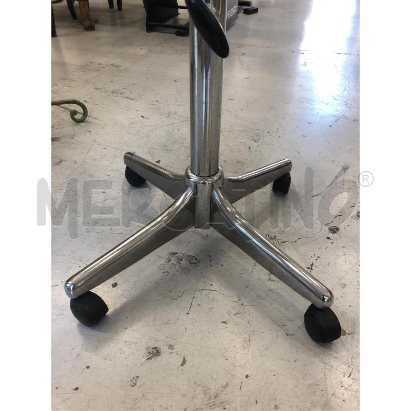 TAVOLINO DA SALOTTO ALTO P/VETRO RUOTE | Mercatino dell'Usato Roma somalia 3