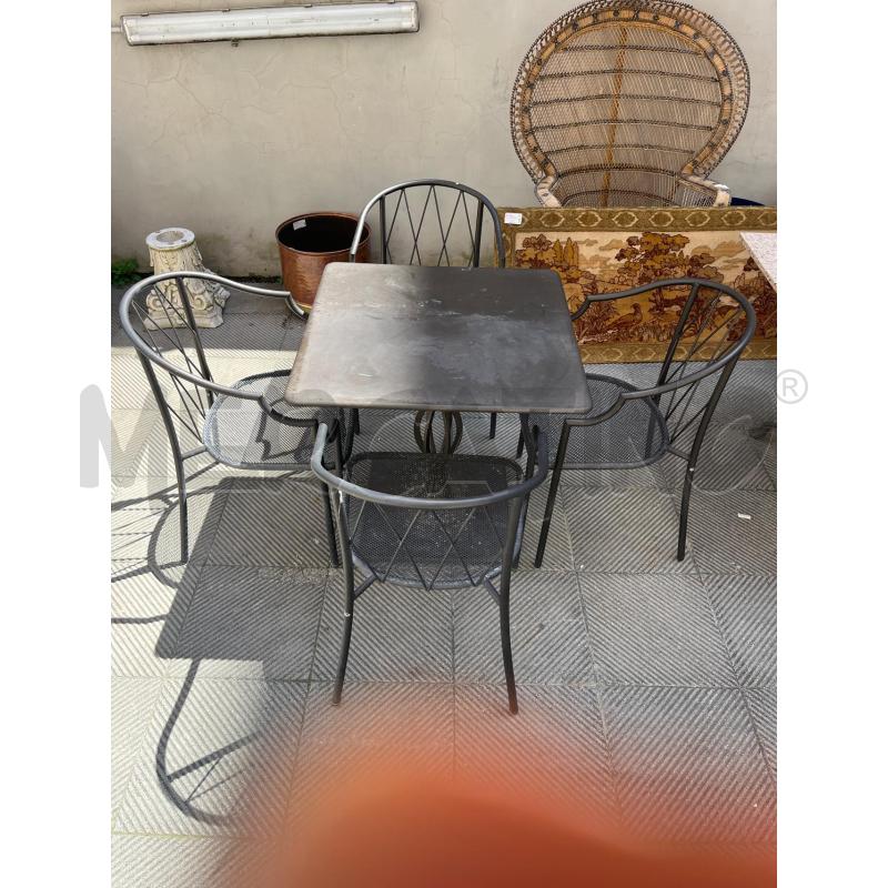 TAVOLO DA EST EMU + 4 SEDIE NERE  | Mercatino dell'Usato Roma somalia 2