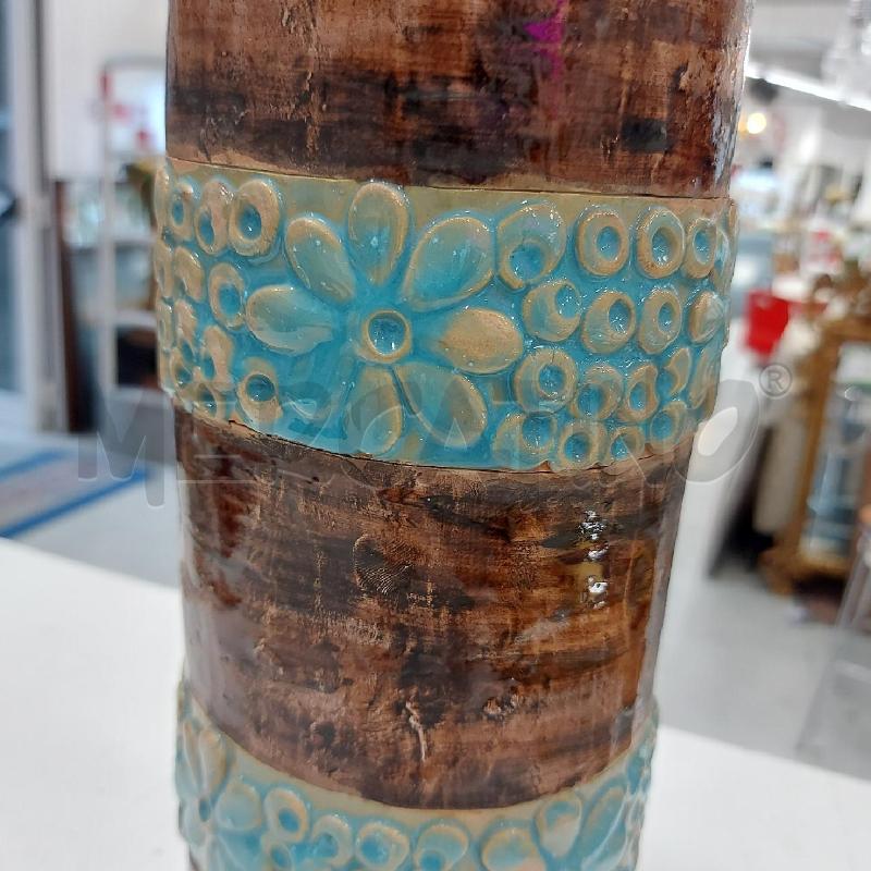 VASO ARTIGIANALE MARRONE FASCIE FIORI CELESTI | Mercatino dell'Usato Roma somalia 2