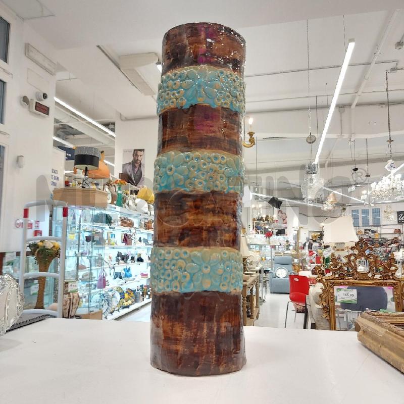 VASO ARTIGIANALE MARRONE FASCIE FIORI CELESTI | Mercatino dell'Usato Roma somalia 3