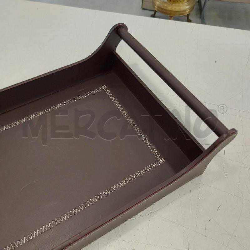 VASSOIO MARRONE CUCITURE BIANCHE 2M | Mercatino dell'Usato Roma somalia 2