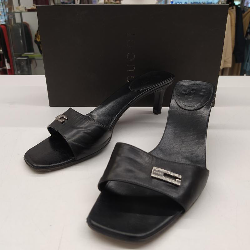 ZOCCOLI DONNA GUCCI PELLE NERI | Mercatino dell'Usato Roma somalia