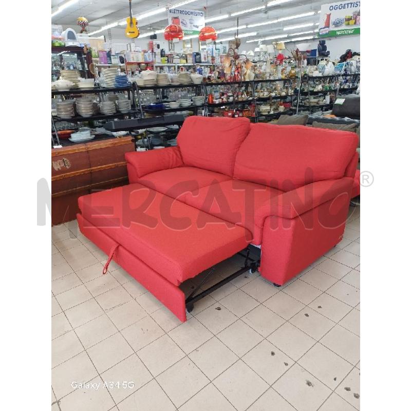 DIVANO LETTO ROSSO | Mercatino dell'Usato Roma tor tre teste 2