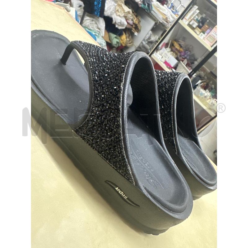 INFRADITO DONNA SKECHERS NERO STRASS | Mercatino dell'Usato Roma tor tre teste 2