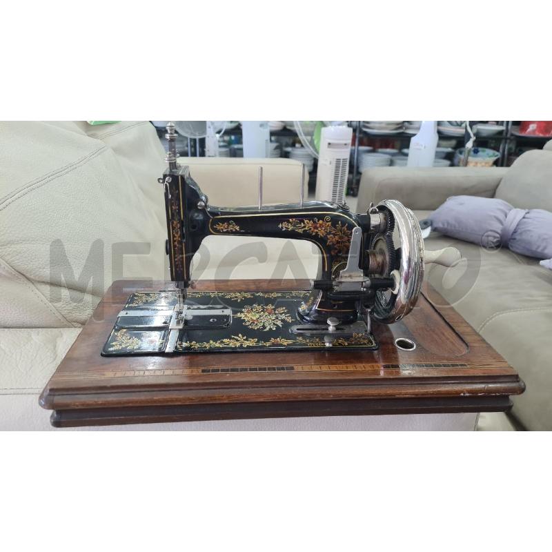 MACCHINA CUCIRE VINTAGE SINGER BASE LEGNO | Mercatino dell'Usato Roma tor tre teste 1