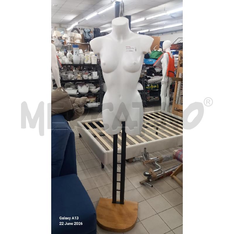 MANICHINO DONNA MEZA BUSTA BIANCO | Mercatino dell'Usato Roma tor tre teste 1