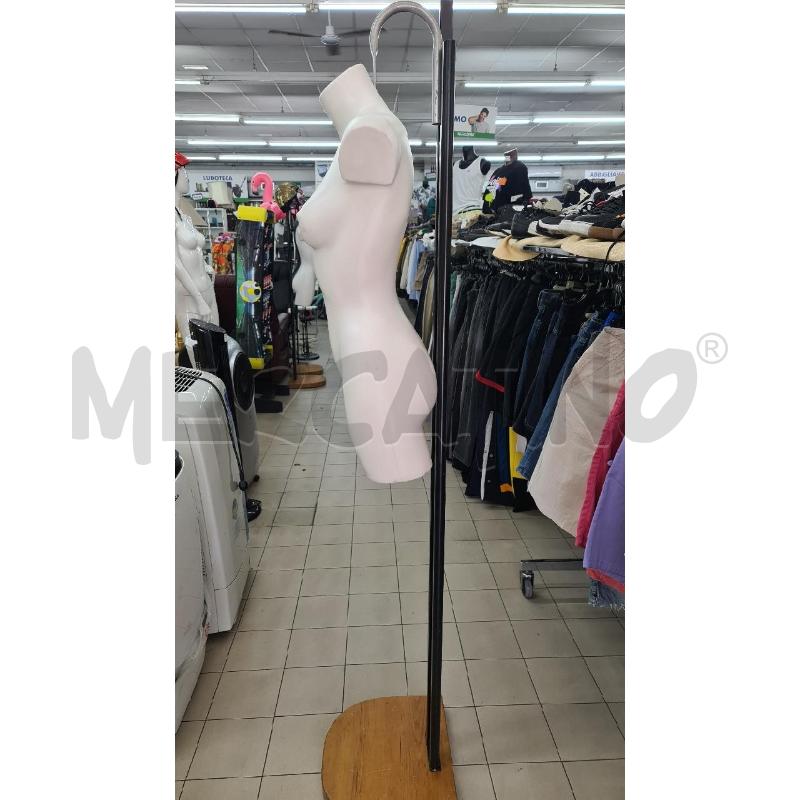 MANICHINO DONNA MEZZO BUSTO | Mercatino dell'Usato Roma tor tre teste 2