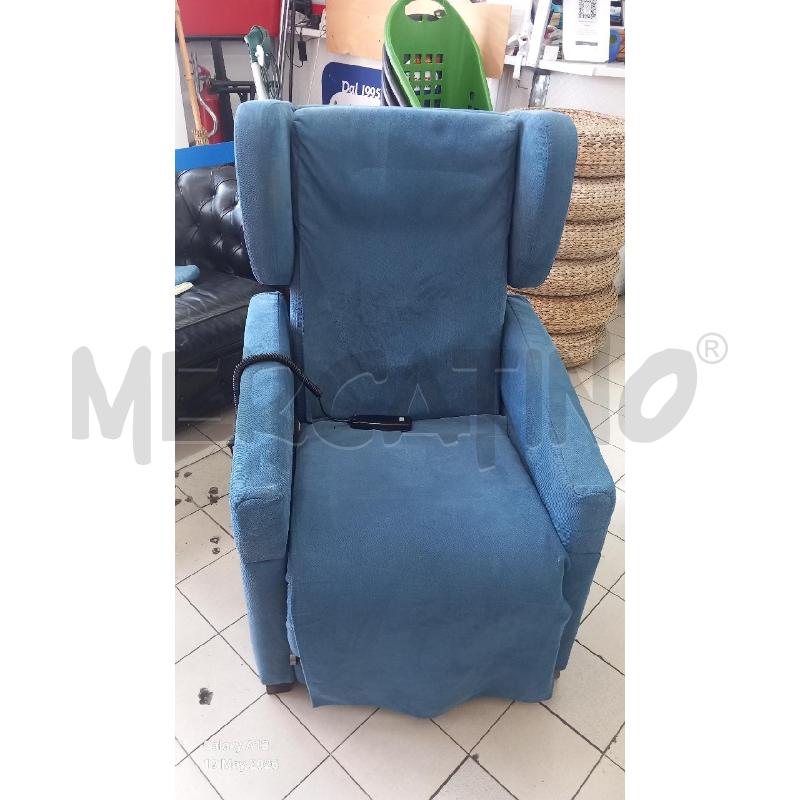 POLTRONA E3LETTRICA BLU | Mercatino dell'Usato Roma tor tre teste 1