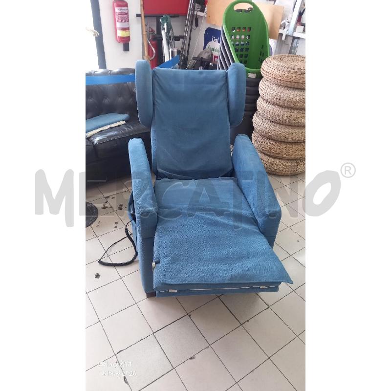 POLTRONA E3LETTRICA BLU | Mercatino dell'Usato Roma tor tre teste 2