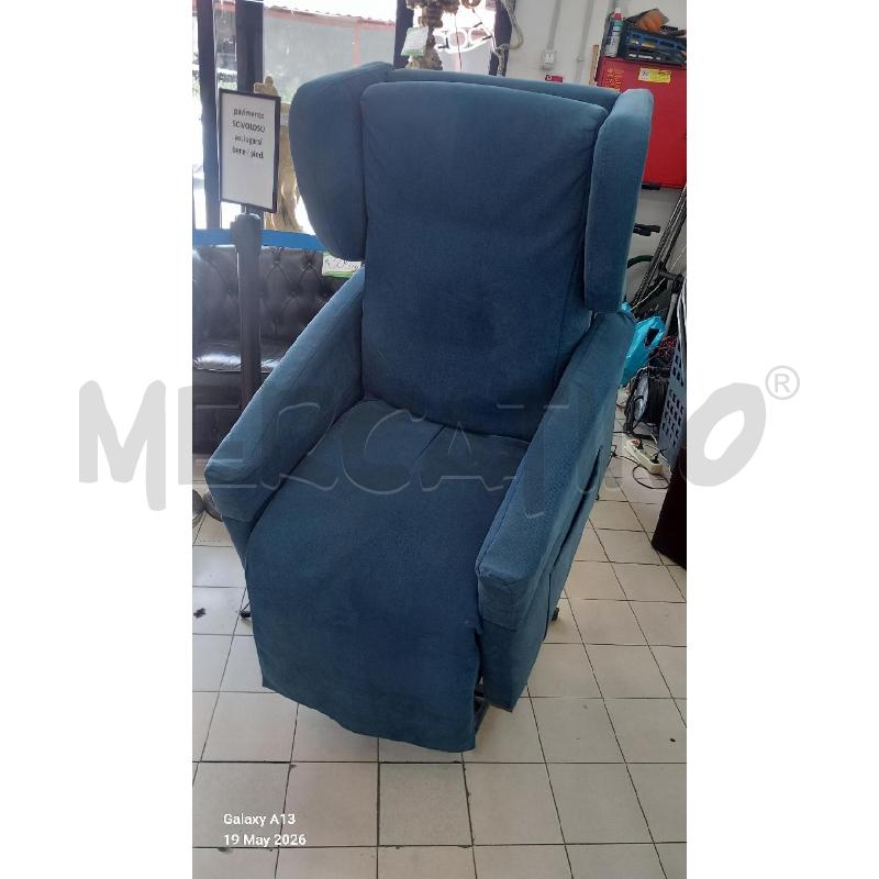POLTRONA E3LETTRICA BLU | Mercatino dell'Usato Roma tor tre teste 3