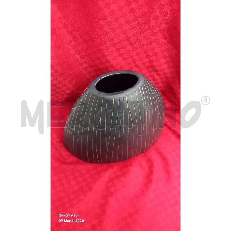 VASO NERO FILI MARRONI | Mercatino dell'Usato Roma tor tre teste 2
