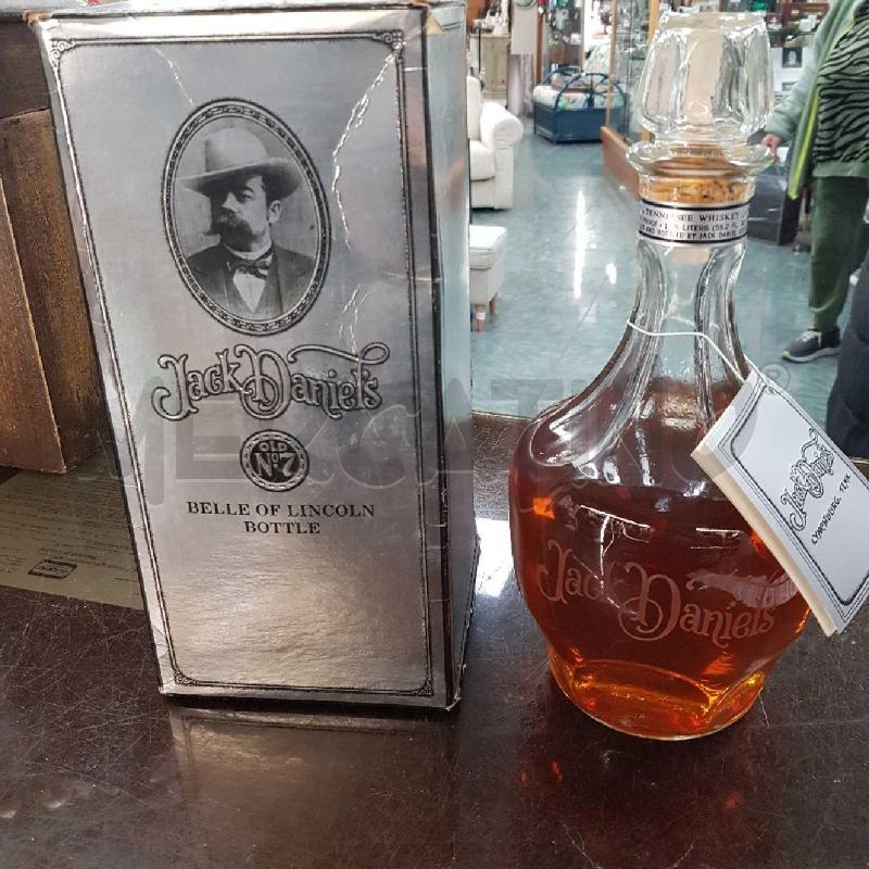 BOTTIGLIA JACK DANIELS SERIE LIMITATA 1.75 LT PERFETTE CONDIZIONI | Mercatino dell'Usato Civitavecchia 5