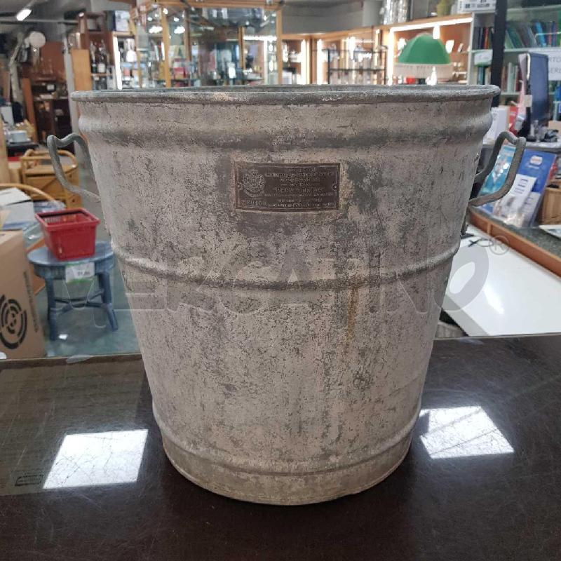 CESTA METALLO VECCHIA LAVATRICE PROVVIDENZA ALTEZZA 40CM | Mercatino dell'Usato Civitavecchia 1