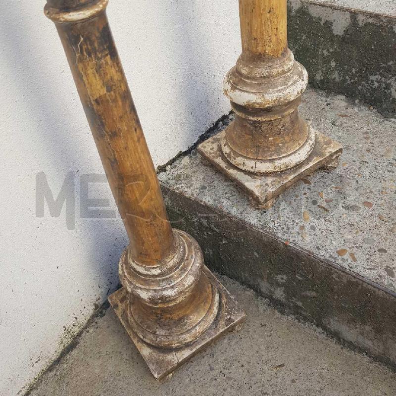 COPPIA VECCHI CANDELIERI LEGNO ALTEZZA 65CM CADAUNO | Mercatino dell'Usato Civitavecchia 2