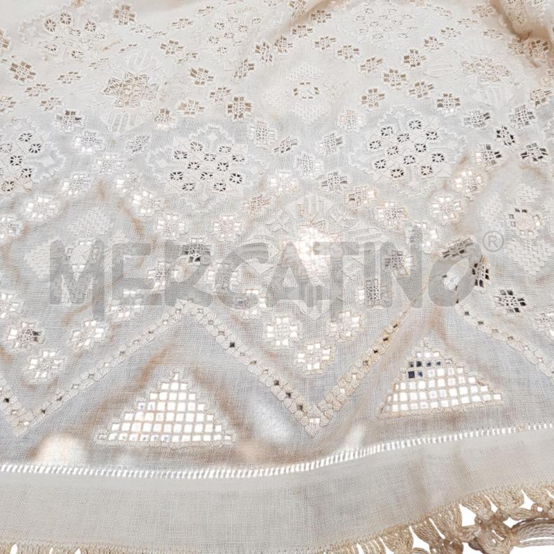 COPRILETTO VINTAGE ANNI20 RICAMATO A MANO EVIDENTI MACCHIE DA CASSA | Mercatino dell'Usato Civitavecchia 3