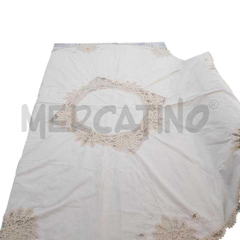 COPRITAVOLO TONDO ECRU' LAVORAZIONE MEDAGLIONE STRISCE TRAFORATE | Mercatino dell'Usato Civitavecchia 2