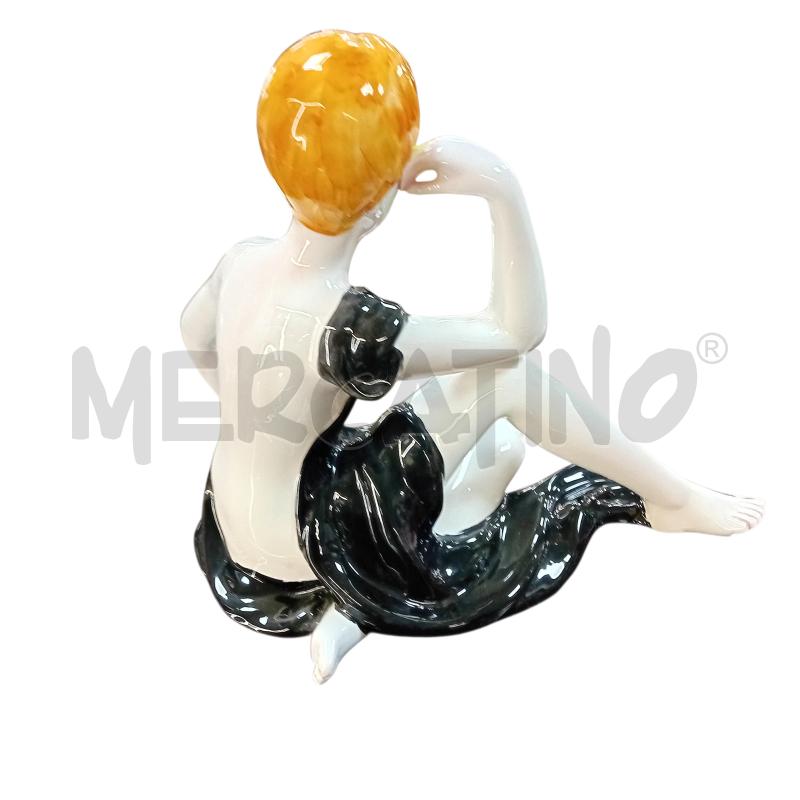 DONNA STATUETTA VESTITO NERO LIBERTY 36X30X20 CM | Mercatino dell'Usato Civitavecchia 2