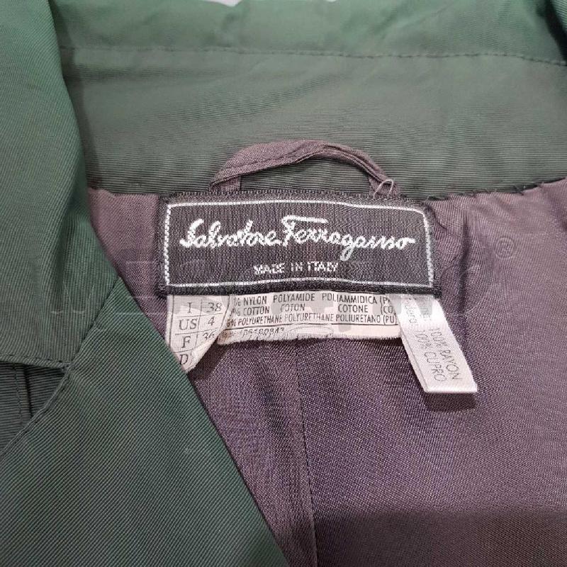 IMPERMEABILE D FERRAGAMO VERDE CANGIANTE | Mercatino dell'Usato Civitavecchia 5