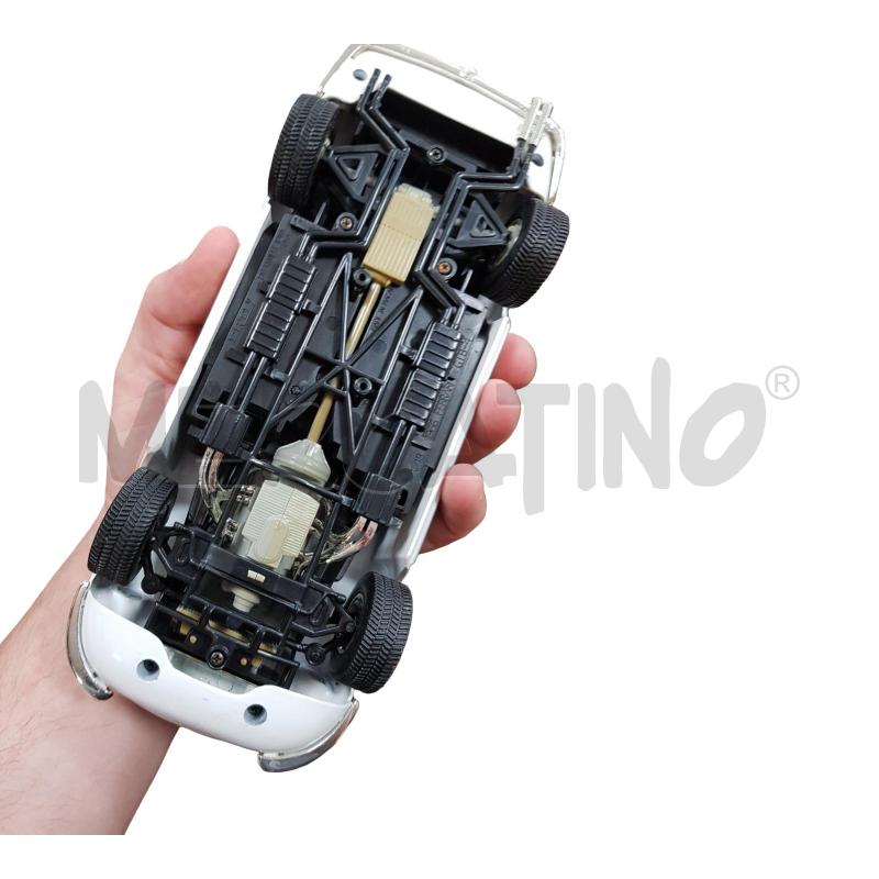 MODELLINO FERRARI GTB/4 ERTL BIANCA 1/18 | Mercatino dell'Usato Civitavecchia 3
