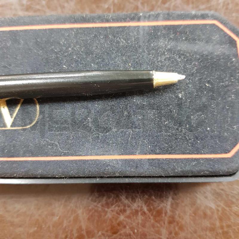 PENNA A SFERA VALENTINO CON SCATOLA | Mercatino dell'Usato Civitavecchia 3