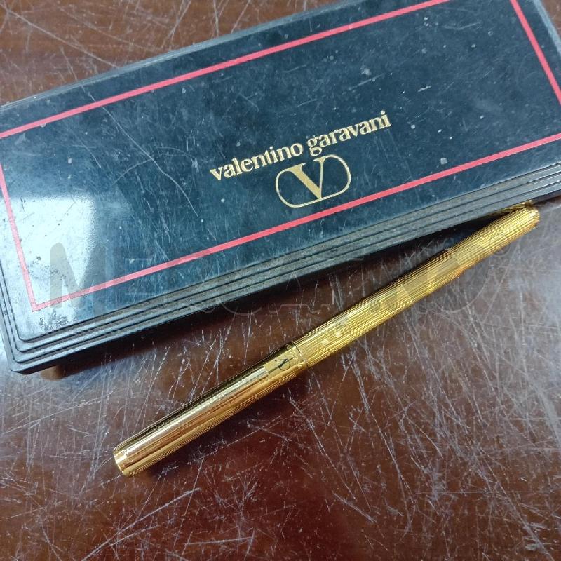 PENNA A SFERA VALENTINO GARAVANI CON SCATOLA ORIGINALE | Mercatino dell'Usato Civitavecchia 2