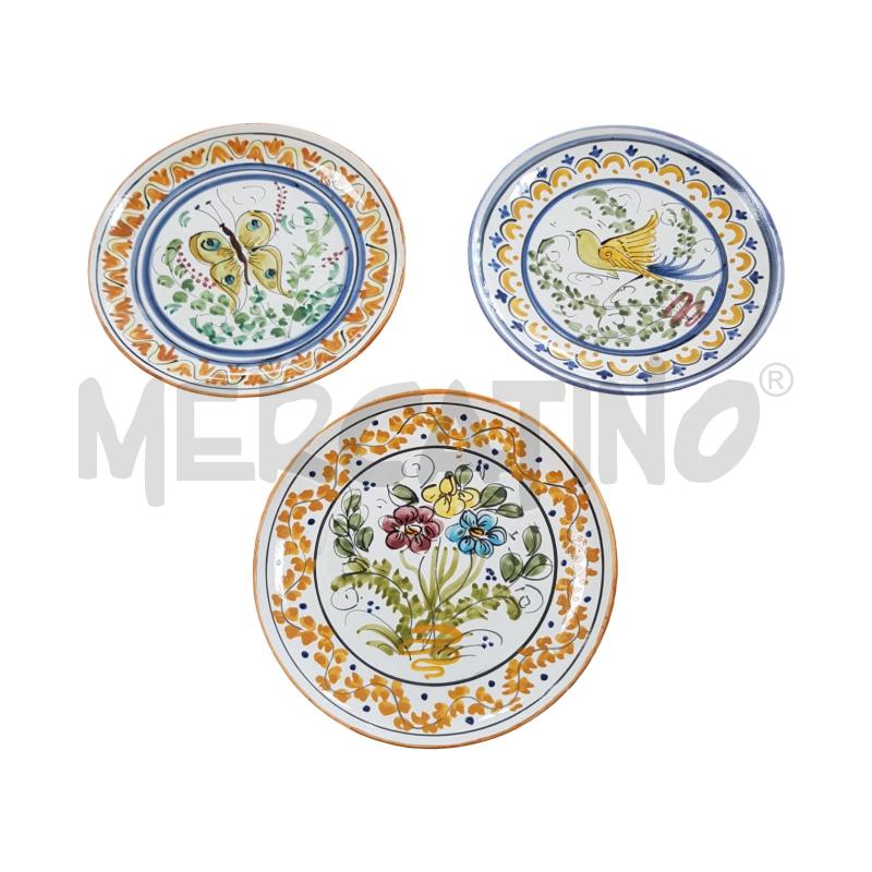 PIATTI PZ. 3 DA APPENDERE CERAMICA BASILE 18 DIAMETRO | Mercatino dell'Usato Civitavecchia 1