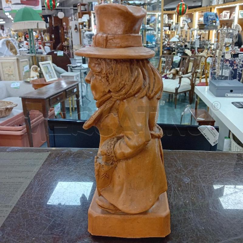 SCULTURA CASTELLAMONTE VECCHIETTO CAPPOTTO FIRMATA 33X13 CM | Mercatino dell'Usato Civitavecchia 2