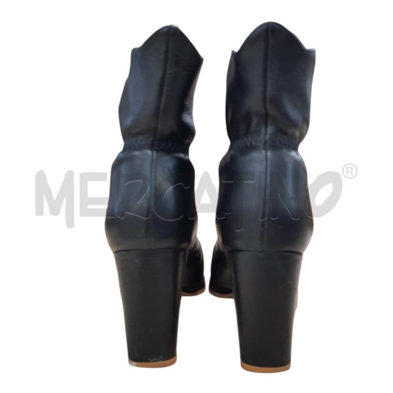 STIVALETTI D RED VALENTINO PELLE NERA ARRICCIO CAVIGLIA | Mercatino dell'Usato Civitavecchia 3