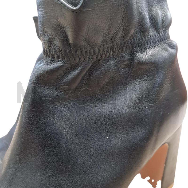 STIVALETTI D RED VALENTINO PELLE NERA ARRICCIO CAVIGLIA | Mercatino dell'Usato Civitavecchia 5