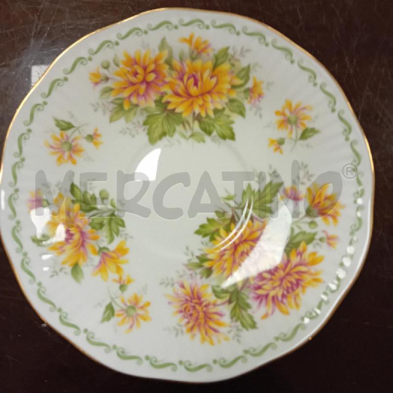 TAZZA + PIATTINO QUEENS NOVEMBER | Mercatino dell'Usato Civitavecchia 3