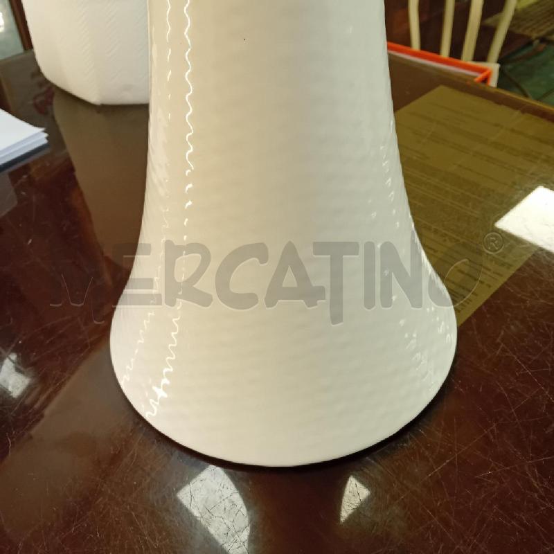 VASO STILARTE BIANCO CON FIORELLINI ARGENTATI H37 DIAM.23 CM | Mercatino dell'Usato Civitavecchia 3