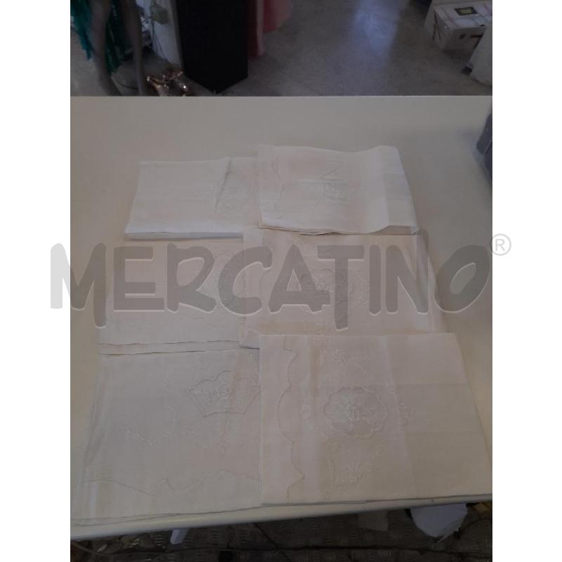 ASCIUGAMANO BIANCO FASCE RICAMATE | Mercatino dell'Usato Roma rebibbia 1