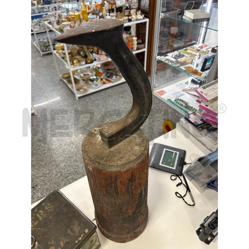 ATTREZZI DA SELLAIO CON INCUDINE BASE LEGNO | Mercatino dell'Usato Roma rebibbia 2