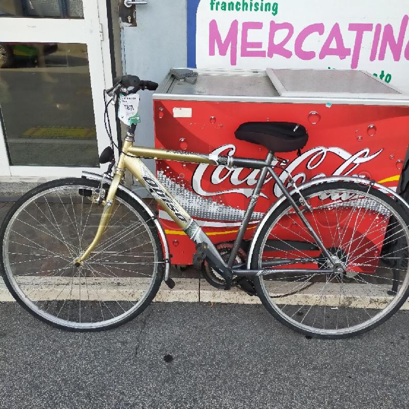 BICICLETTA OBIS NERA DORATA | Mercatino dell'Usato Roma rebibbia 1