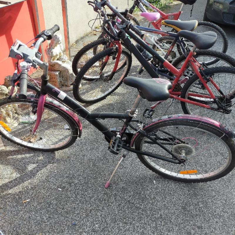 BICI BTWIN NERA FIORI FUCSIA | Mercatino dell'Usato Roma rebibbia 1