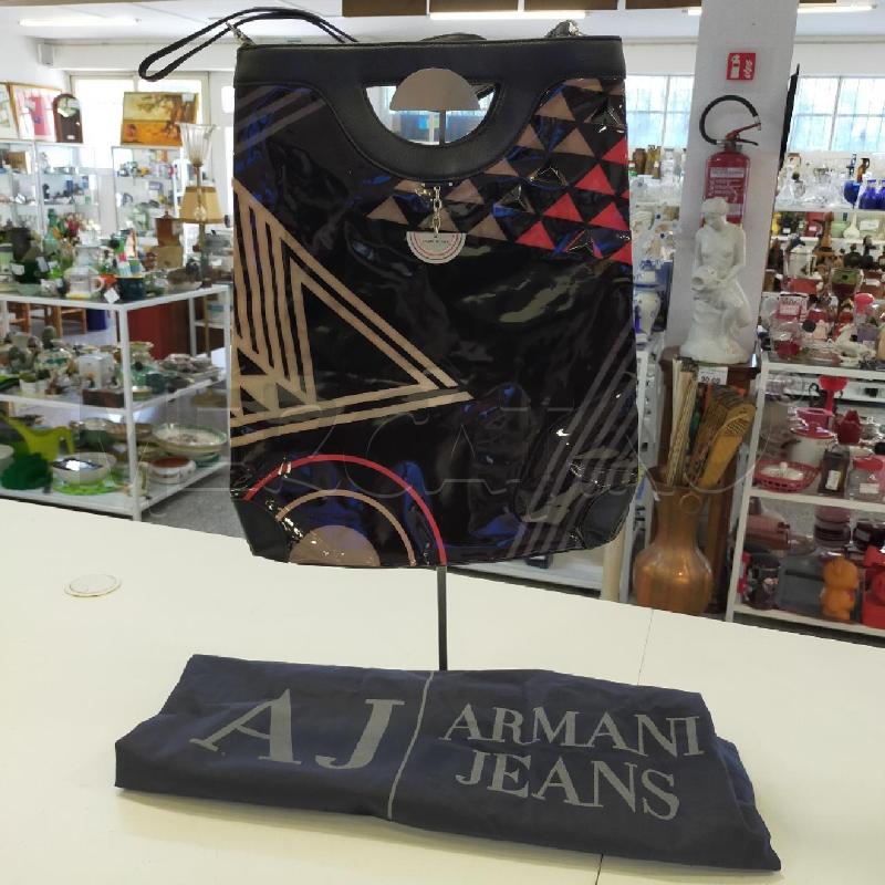 BORSA DONNA ARMANI JEANS NERA LUCIDA | Mercatino dell'Usato Roma rebibbia 1