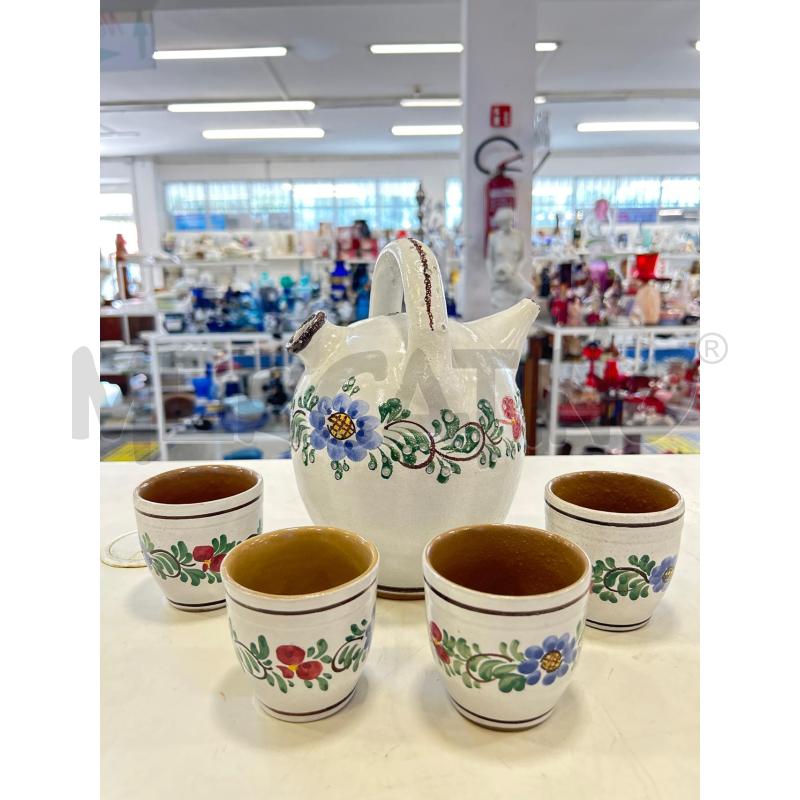 BROCCA CERAMICA BIANCA DECORATA +4 BICCHIERI | Mercatino dell'Usato Roma rebibbia 1