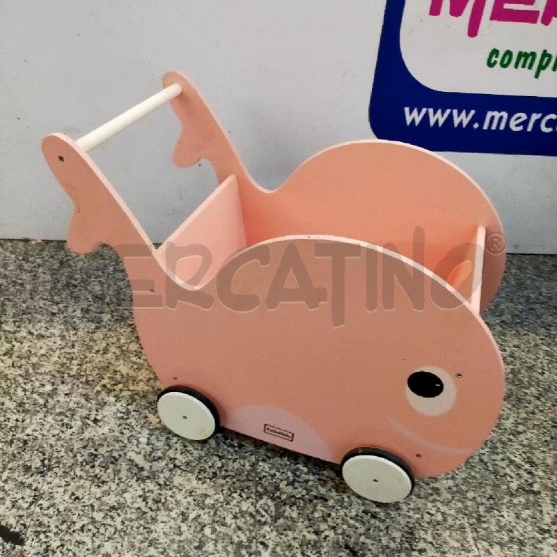 CARRELLINO LEGNO BIMBI BALENA ROSA | Mercatino dell'Usato Roma rebibbia 1