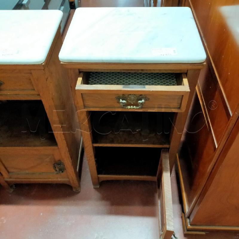 COMODINI COPPIA LEGNO PIANO MARMO | Mercatino dell'Usato Roma rebibbia 2
