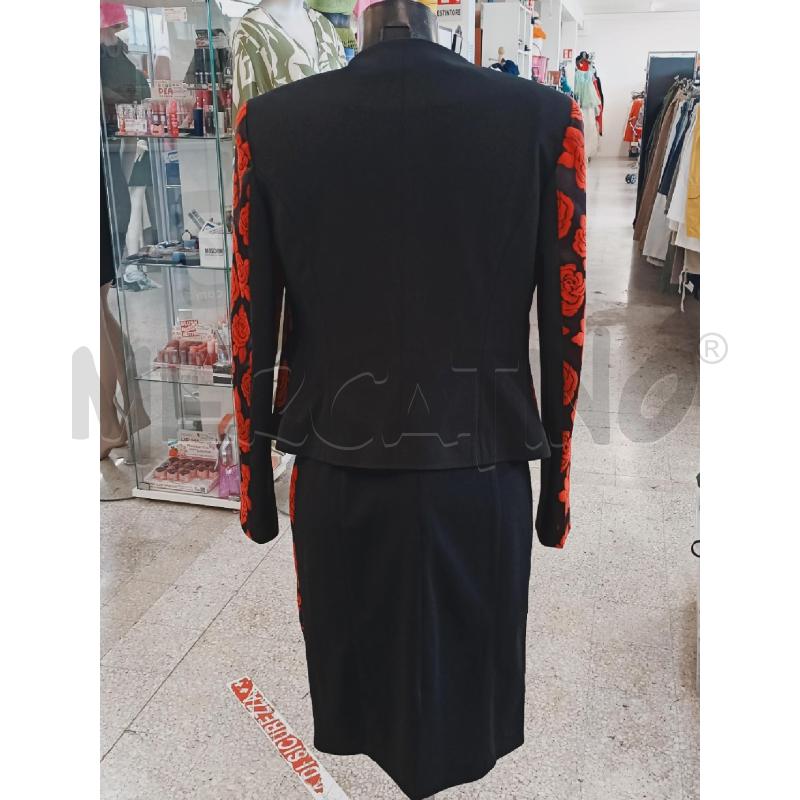 COMPLETO DONNA CANNELLA  GIACCA+VESTIT NERO ROSE ROSSE | Mercatino dell'Usato Roma rebibbia 3