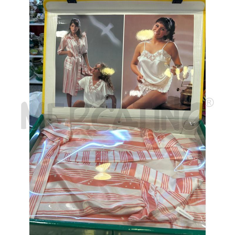 COMPLETO DONNA VESTAGLIA+CAMICIA NOTTE+PIGIAMA BIANCO ROSA | Mercatino dell'Usato Roma rebibbia 2