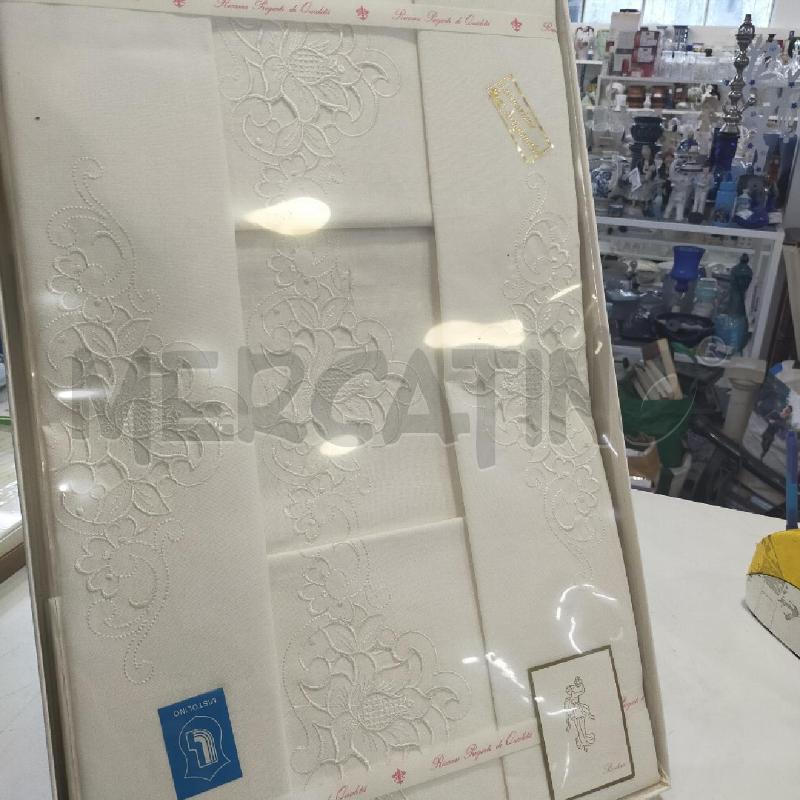 COMPLETO LETTO MATRIM RICAMI BIANCO GTI | Mercatino dell'Usato Roma rebibbia 2