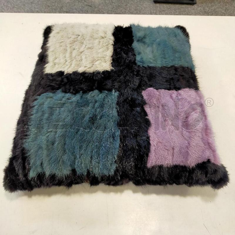 CUSCINO COLORATO VISONE 40X40 | Mercatino dell'Usato Roma rebibbia 1