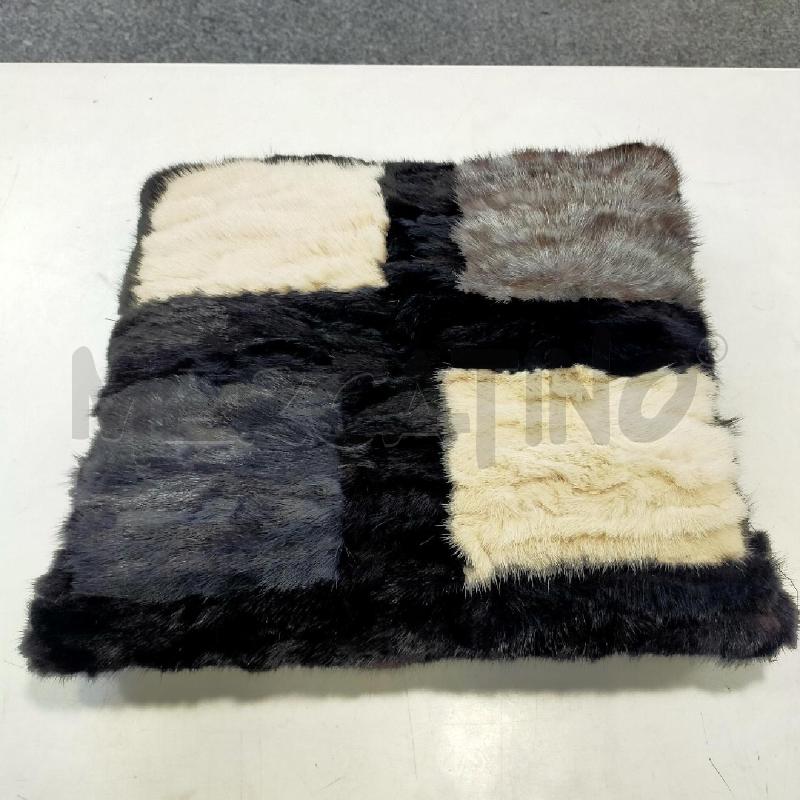 CUSCINO COLORATO VISONE 40X40 | Mercatino dell'Usato Roma rebibbia 2